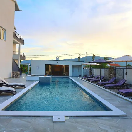 Valley Breeze Holiday home