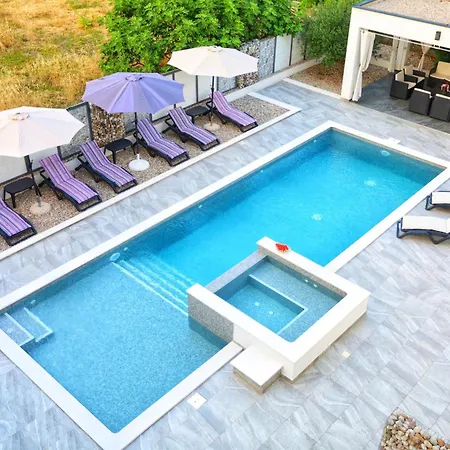 Valley Breeze Holiday home *